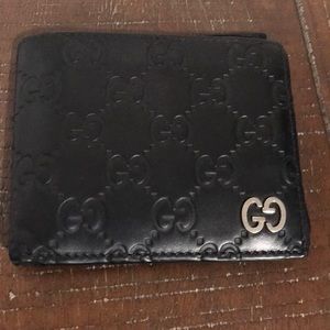 Gucci Signature Wallet.  Slightly used.